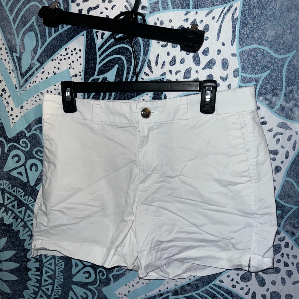 Old Navy White Mid-Rise Shorts | Clean, Casual Summer Staple